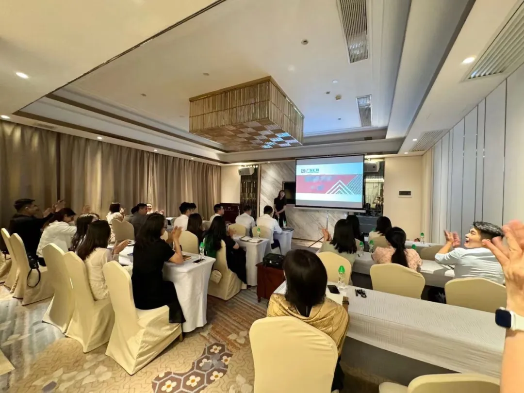 不断强大的团队永远保持学习丨第二季度培训会